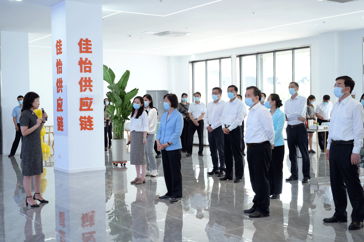 【尊龙凯时快讯】全国人大常委会副委员长、全国妇联主席沈跃跃一行莅临尊龙凯时供应链企业集团指导调研
